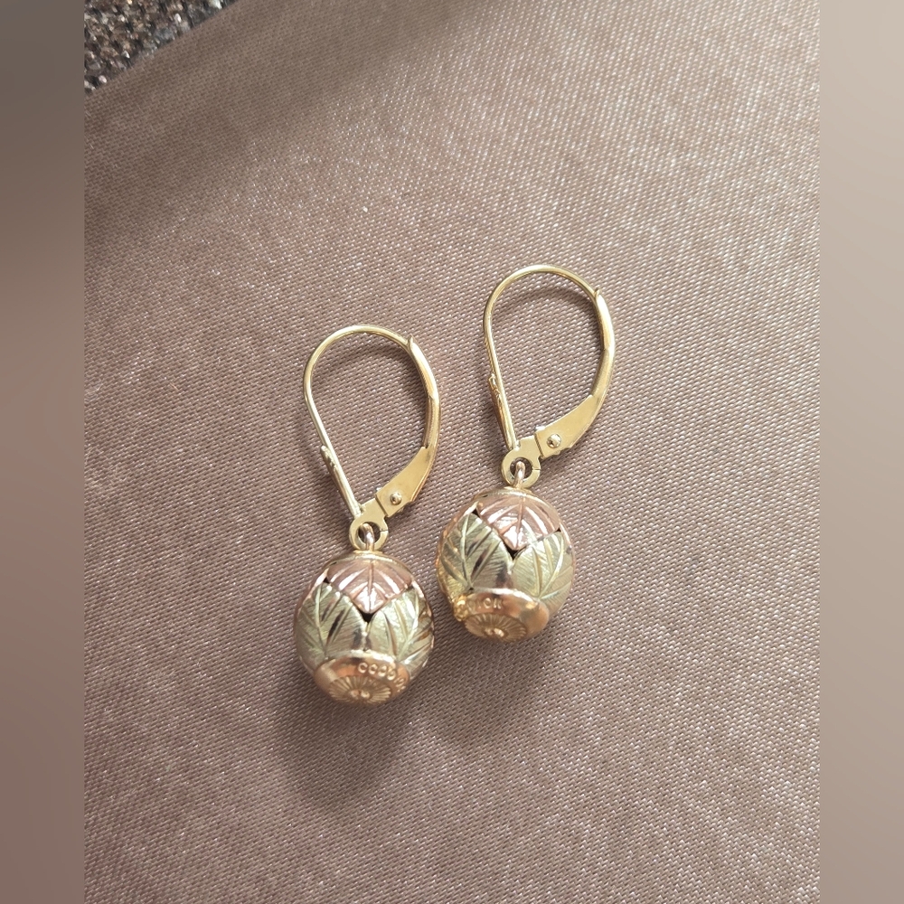 Black Hills Gold 10k Gold Two-Tone Earrings
